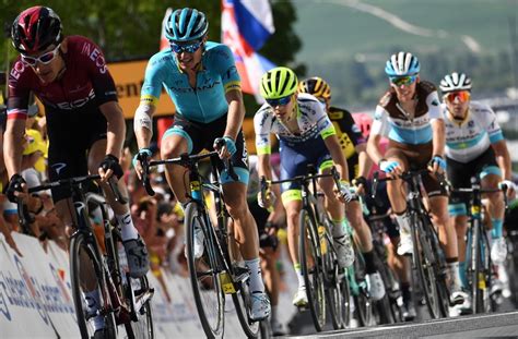 De emotie om jo zit daar nog. Tour de France: la réponse pleine d'humour d'Alaphilippe ...