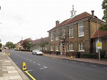 Eastbury Comprehensive School © Stephen Craven cc-by-sa/2.0 :: Geograph ...