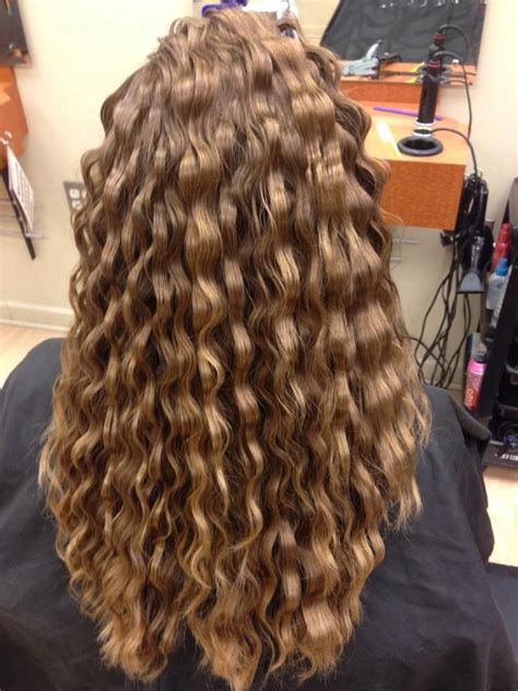 Three Barrel Wave On Long Hair Carly Posiadlik Extremely Long Hair