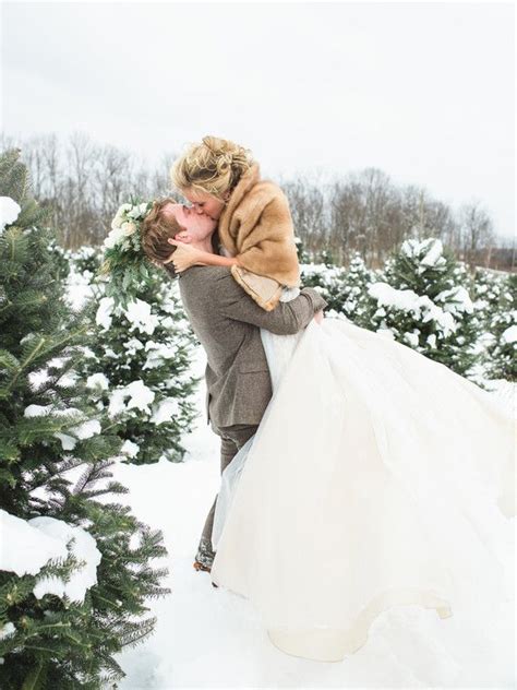 6 Tips For Taking Gorgeous Snowy Winter Wedding Pictures Snow
