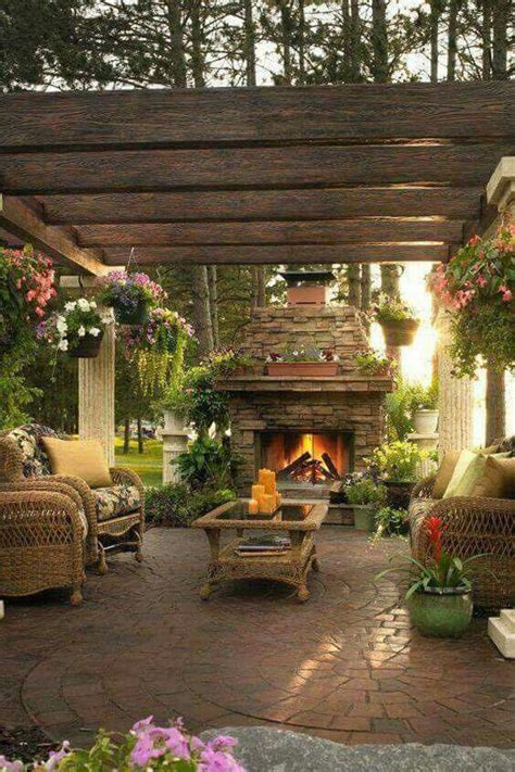 20 Cozy And Romantic Pergola Decor Ideas House Design And Decor