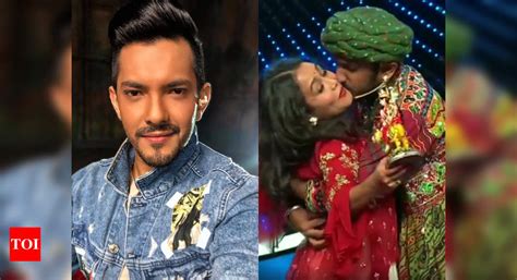 Exclusive Indian Idol 11 Host Aditya Narayan The Guy Who Kissed Neha Kakkar On The Cheek Has