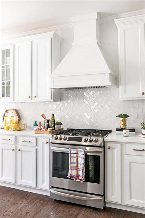 Alibaba.com offers 1,335 herringbone kitchen backsplash products. Herringbone Kitchen Backsplash Ideas and Inspiration | Hunker