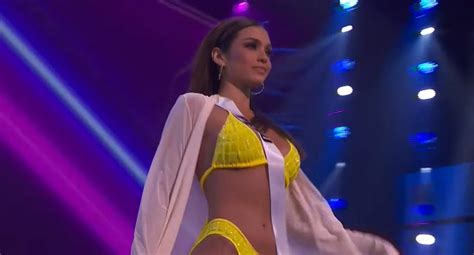 Miss Universo Janick Maceta Representante De Perú En Desfile De Traje De Baño Y Vestido De