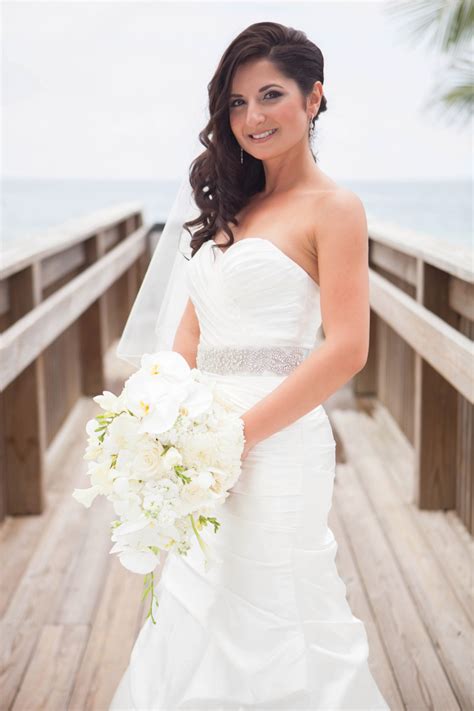 Offering wedding planning, partial planning or on day coordination, ebb events will plan, guide and make it happen, while you enjoy the moment. West Palm Beach Lake Pavilion Wedding