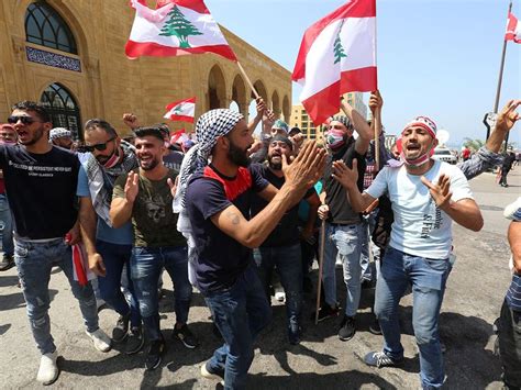In Pictures Protesters Fill Lebanon Streets Demanding Basic Rights