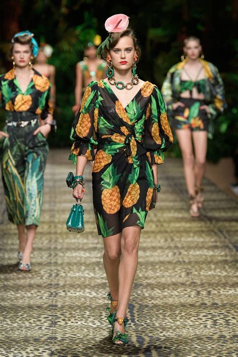 Dolce And Gabbana Springsummer 2020 Ready To Wear Fashion Fashion