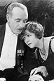 Reparto de Old Loves and New (película 1926). Dirigida por Maurice ...