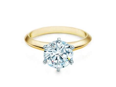 Cincin bersemat berlian pun terlihat menghiasi jari manis tasya. Ini Detail Cincin Tunangan Tasya Kamila yang Simpel Tapi ...