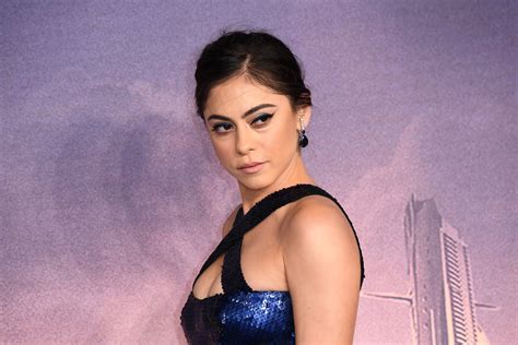Alita S Rosa Salazar Is Ready For Battle Syfy Wire