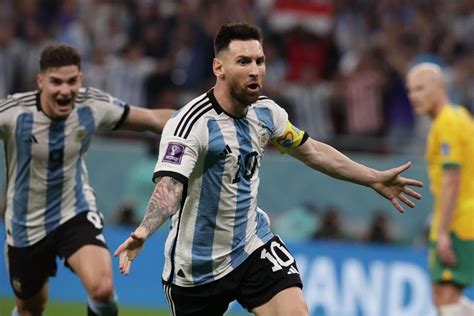 Lionel Messi Scores Argentinas First World Cup Knockout Goal As