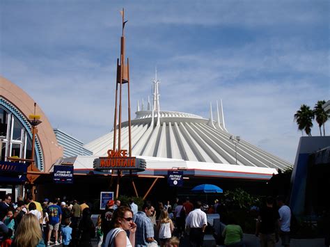 Space Mountain This Is The Magic Kingdoms Biggest Baddes Flickr