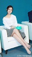 陳妍希出席某代言活動，銀色高跟涼鞋顯得美腿玉足特別白皙 - 每日頭條