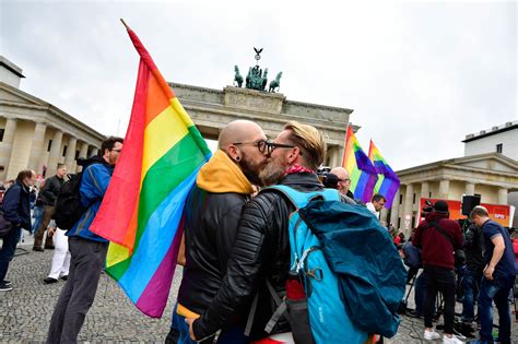 Euphoric Scenes As Germany Legalises Same Sex Marriage Mashable