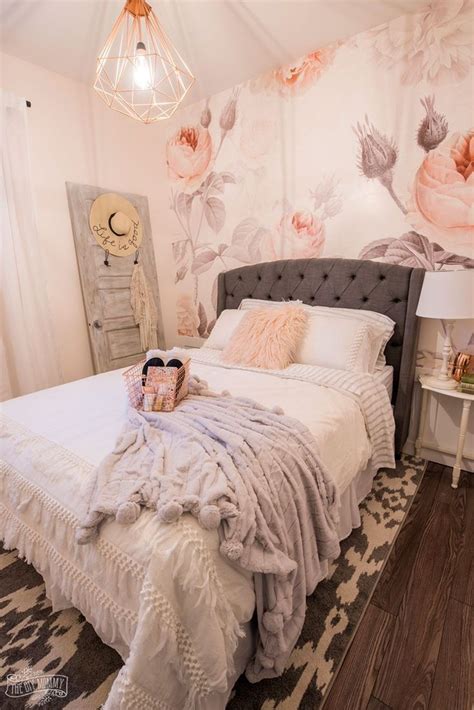 37 Beautiful Floral Bedroom Decor Ideas Pink Bedroom Decor Floral