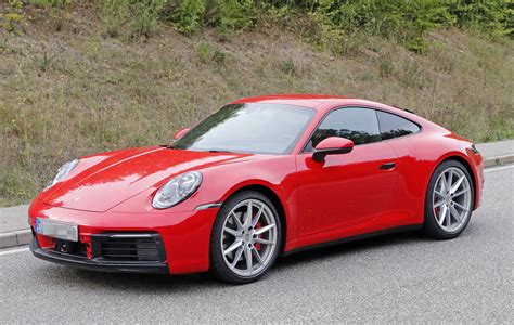 Porsche 911 Red 4 画像｜正式公開直前のポルシェ・新型911、今度は赤い「s」をフルヌード状態でキャッチ