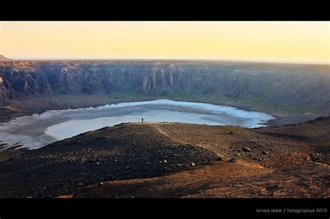 Al Wahbah Crater A Pearly White Crater In Saudi Arabia Amusing Planet