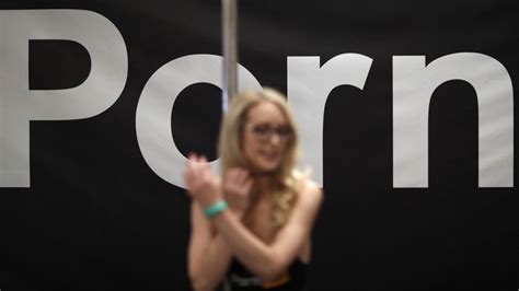 Pornhub seks ticaretiyle ilişkili suçlamalarda tazminat ödemeyi kabul etti Euronews