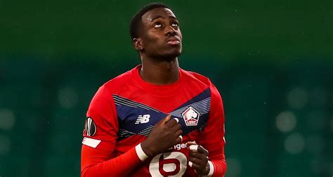 Por mais difícil que seja para o torcedor, que costuma se apegar à tradição, temos hoje um. LOSC, PSG : Timothy Weah, 21 ans après papa