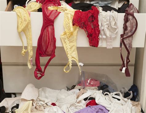 throw away bra and underwear signs it s time to replace undergarments