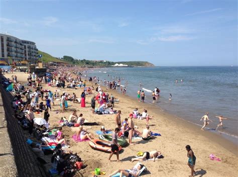 Scarborough Beach And Nearby Surroundings Scarborough Beach Best Hotels Yorkshire Towns