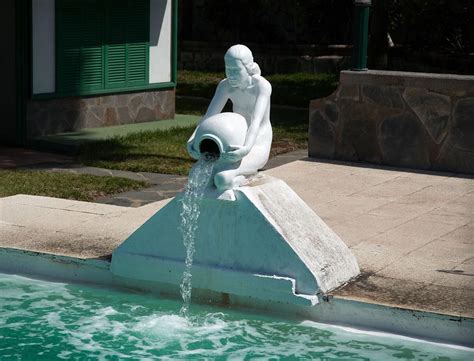 Swimming Pool Fountain Statues Backyard Design Ideas