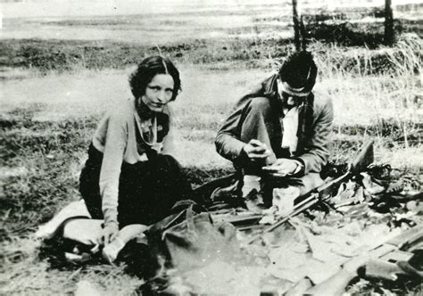 Behind The Headlines Bonnie Parker Really Wanted To Be A Movie Star