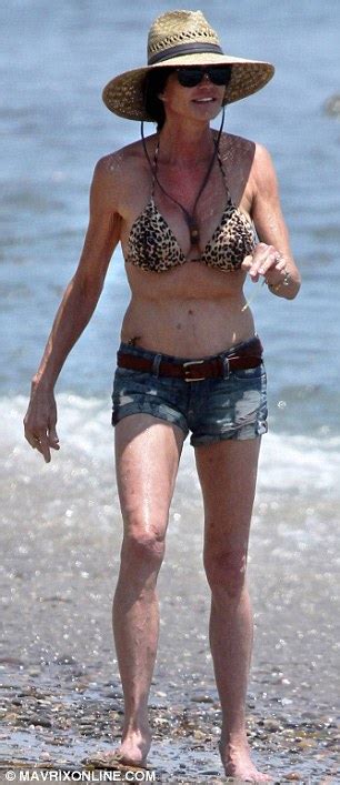 Janice Dickinson Flashes Too Much Flesh On The Fourth As She Shows Off