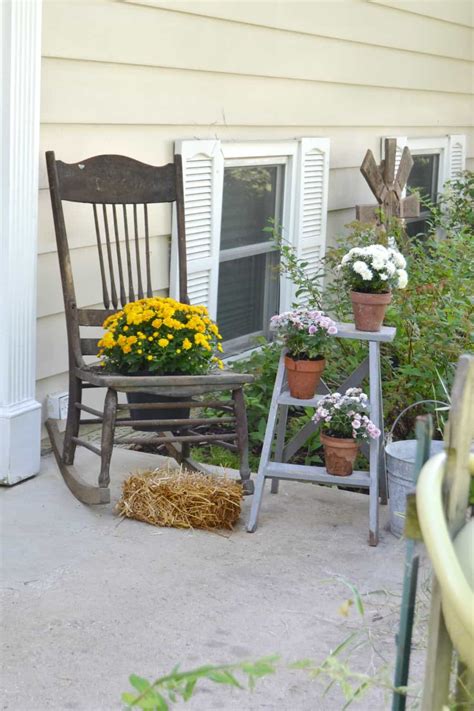 Take for example, living room, kitchen, bedroom, and bathroom. porch-fall-decorating-ideas-that-are-simple-and-easy