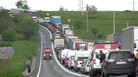 Vorbim despre doi bărbați și două femei, cu. Stock video of sibiu, romania - may 25: ambulance | 21052105 | Shutterstock