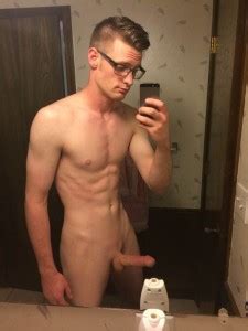Skinny Cam Gay Ry Ndude Shows Off His Nude Body Mrgays