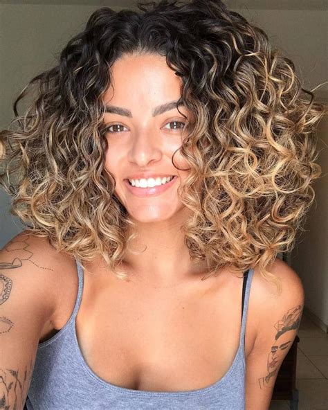 90 Easy Hairstyles For Naturally Curly Hair Mechas En Cabello Rizado