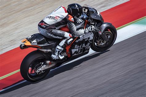 Video Of The Ktm Rc16 Motogp Bike And Its 90 Degree V4 Engine Grand