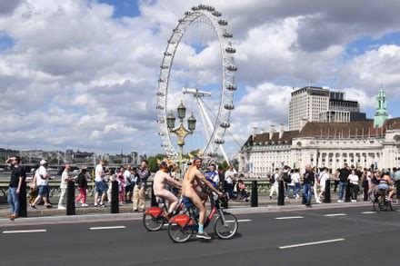 World Naked Bike Ride London Redaktionelles Stockfoto Stockbild