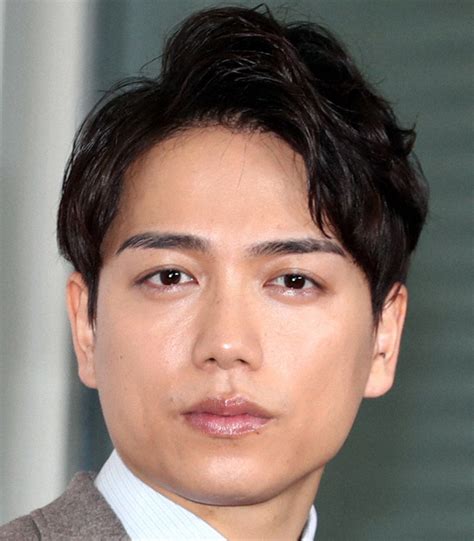 Aug 27, 2020 · 俳優の山崎育三郎が26日、自身のインスタグラムを更新。制服姿を公開し反響を呼んでいる。 山崎は26日に日本テレビ系で放送されたドラマ「私たちはどうかしている」(毎週水曜、午後10時～)内の回想シーンで34歳にして学生服を着用し、高校生役を演じた。 山崎育三郎公式インスタグラム（ikusaburo_yamazaki_official）より ...
