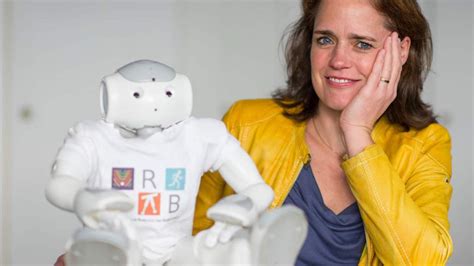 Laufen Wie Ein Mensch Roboter Sollen Alltag Revolutionieren