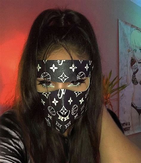 Pin By Daniela Palanco On Fotoshoot Gangsta Girl Thug Girl Gangster