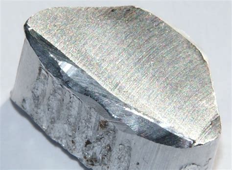 Алюминий. Описание, свойства, происхождение и применение металла