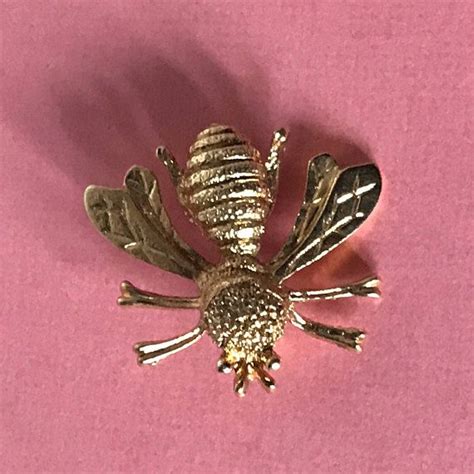 Vintage Gold Tone Bee Brooch Gold Tone Bee Pin Signed Bee Bee Jewelry Insect Jewelry Butterfly