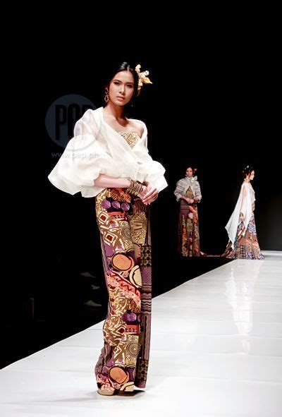 Modern Barong And Filipiniana At The Philippine Fashion Week Spring