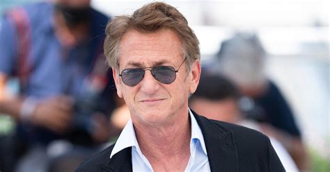 Sean Penn Pasea Por La Alfombra Roja De Cannes Con Su Hijo Y Su Hija