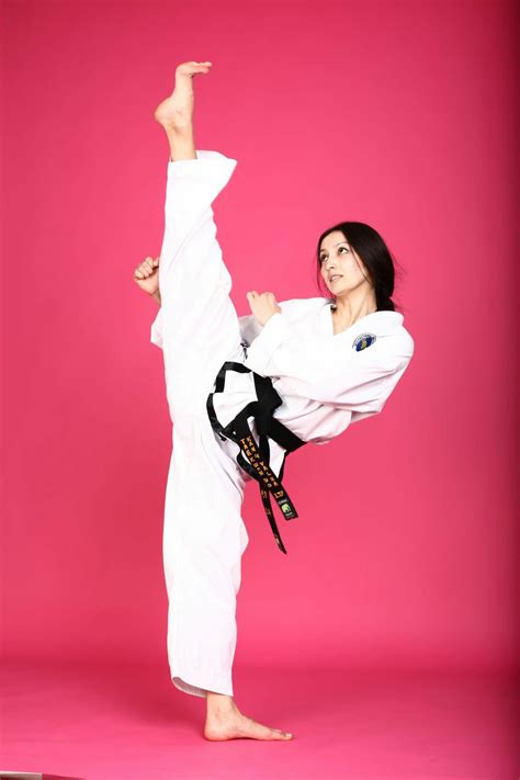 pin by tough girls on beatiful martial arts girl martial arts girl taekwondo girl female