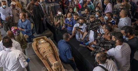 Egypt Discovers 2500 Year Old Tomb Containing At Least 100 Mummies