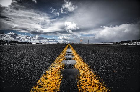 31 Pictures Of Roads That Will Take You On A Photographic Journey