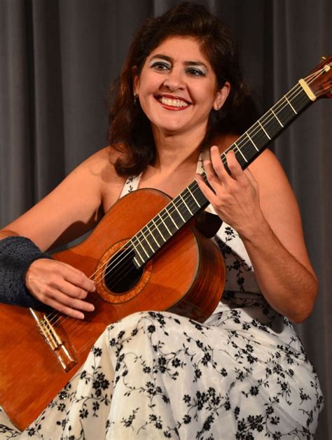 Lily Afshar Is An Iranian American Classical Guitarist Afshar Won The 2000 Orville H Gibson