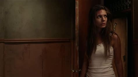 Gefesselt Wake In Fear Dtov Caitlin Stasey Leah Mckendrick