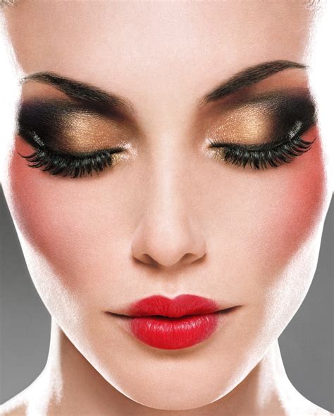 Black And Copper Eyelids And Red 1920s Lips Editorial Makeup Mattes Makeup Gold Eye Makeup