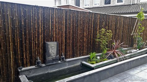 Those 20 decorative garden screening ideas would decide what's your garden gonna be looking like. Black Bamboo Fence Roll 250 x 200 cm | Bamboo fence, Bamboo garden fences, Black bamboo