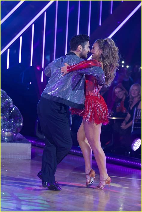 Hannah Brown Is Off To A Strong Start On Dwts Watch Her First Dance