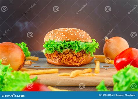 Hemberger Fried Chicken Delicious Hamburgers Delicious Fast Food Or